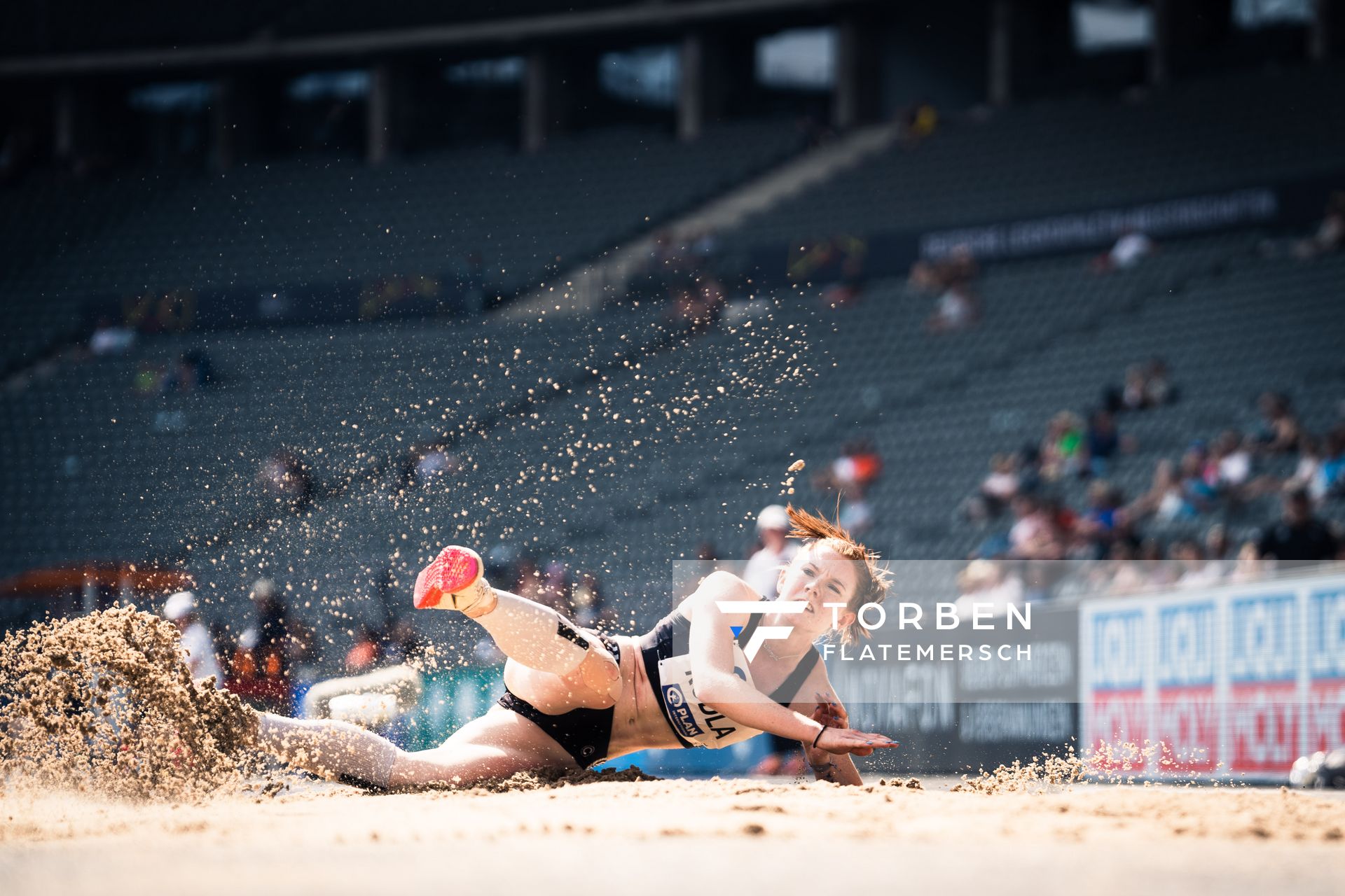 Sarah-Michelle Kudla (SCC Berlin) im Dreisprung waehrend der deutschen Leichtathletik-Meisterschaften im Olympiastadion am 25.06.2022 in Berlin